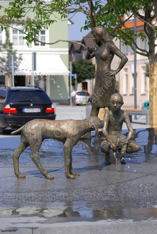 Ribnitz_Brunnen_Bernsteinfischer_1