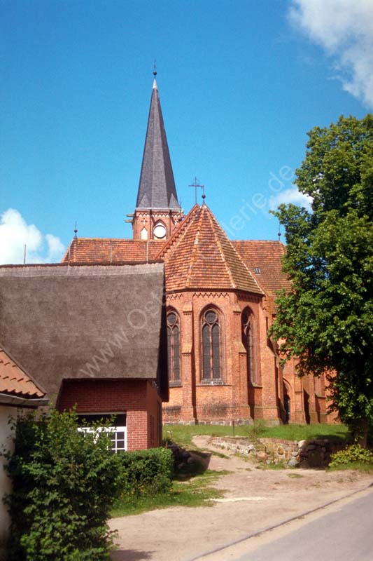 Wustrow_Kirche_01